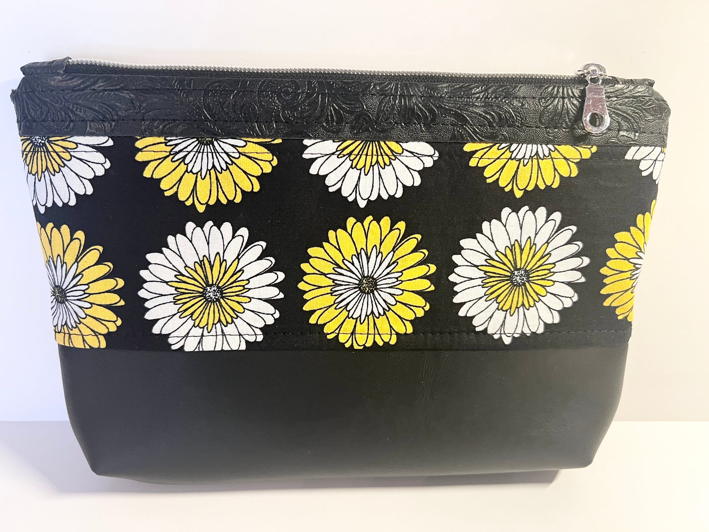 Handmade Daisy Cotton Print Cosmetic / Essentials Bag 10”W x 7”H