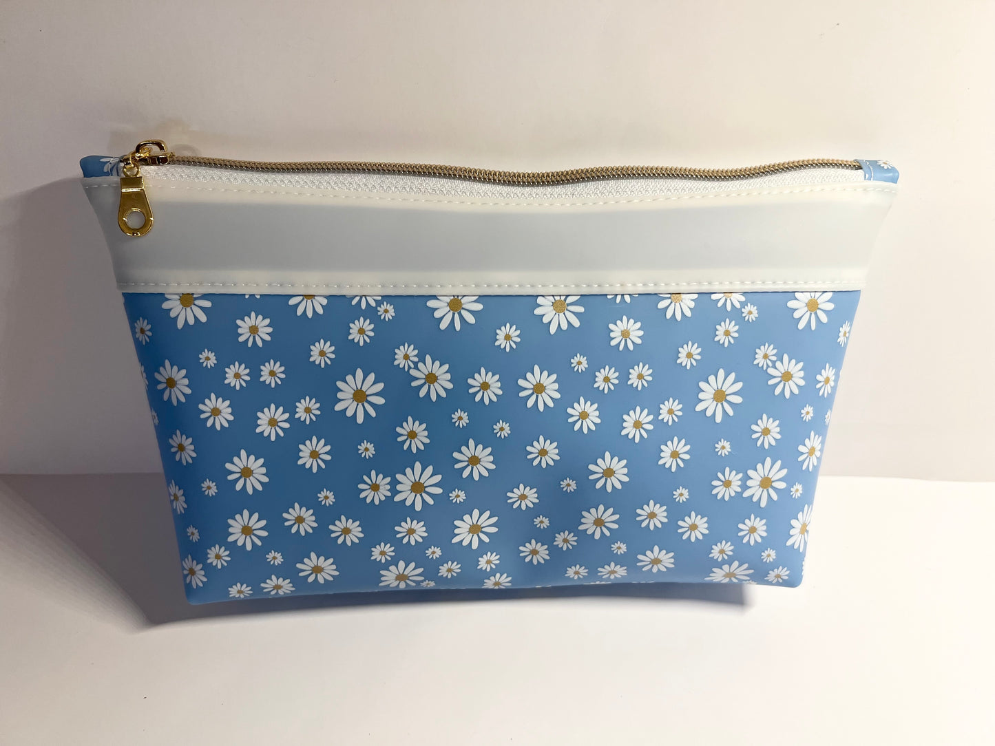 Daisy Print Jelly Makeup Bag – 10” x 6” Cosmetic Pouch