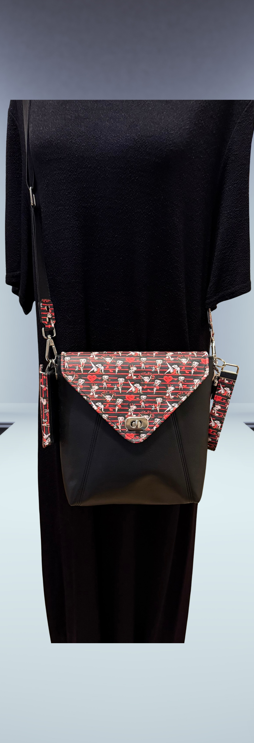 Bold Chic Purse Set